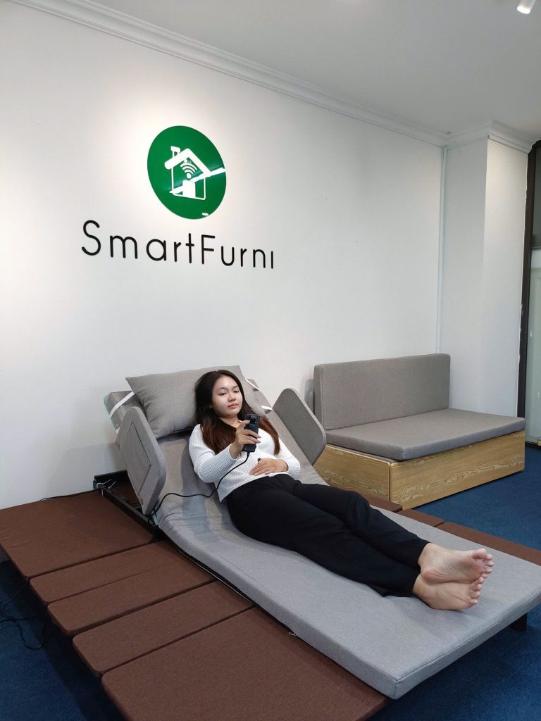 Đệm nâng hạ tự động SmartFurni - Phiên Bản 1 Động Cơ SM-GTL120 không tay vịn