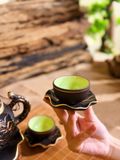  Bộ Ấm Chén Trà Hoa Sen Nhũ Vàng 