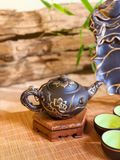  Bộ Ấm Chén Trà Đắp Sen Nhũ Vàng Khay Liền 