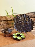  Bộ Ấm Chén Trà Đắp Sen Nhũ Vàng Khay Liền 