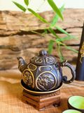  Bộ Ấm Chén Trà Tứ Cảnh Vẽ Nhũ Vàng 