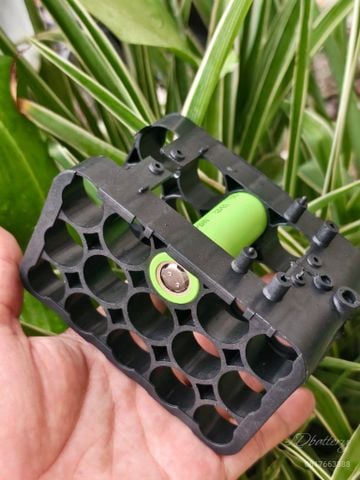  Gông pin makita 2p 3p 