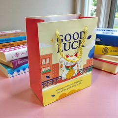 Túi Quà Giấy Kraft Hình Mèo May Mắn Dễ Thương (16 x 20 x 9cm)