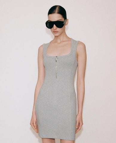  URBAN REVIVO - Đầm sát nách mini cổ vuông phối khóa zip 