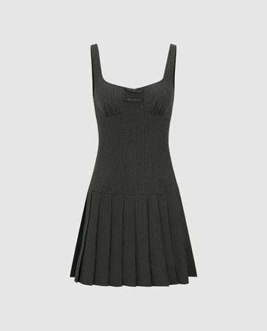 URBAN REVIVO - Đầm hai dây mini cổ vuông xếp li 