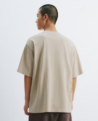  URBAN REVIVO - Áo thun nam cổ tròn tay ngắn hiện đại 