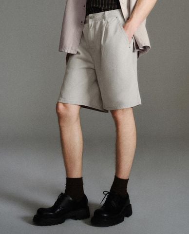  URBAN REVIVO - Quần short jeans nam ống rộng cá tính 