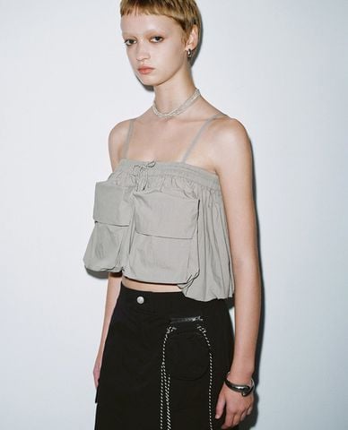  URBAN REVIVO - Áo hai dây nữ bản mảnh phối túi hộp 