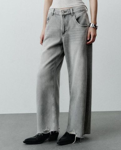  URBAN REVIVO - Quần jeans nữ ống rộng tua rua 