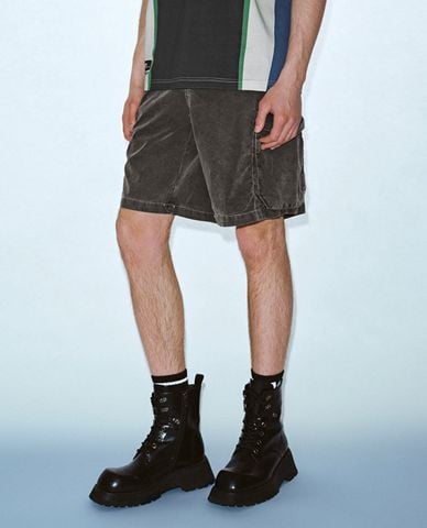  URBAN REVIVO - Quần short jeans nam Vogue 