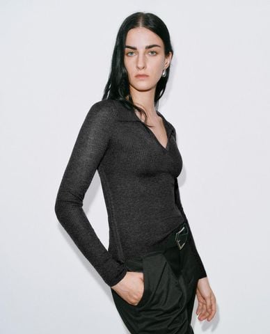  URBAN REVIVO - Áo dệt kim nữ cổ V tay dài phối dây rút 