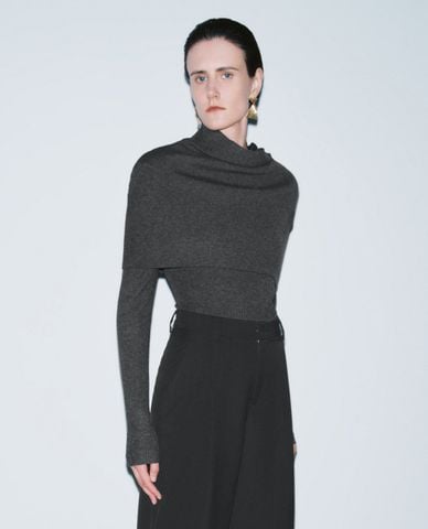  URBAN REVIVO - Áo dệt kim nữ cổ cao tay dài thời thượng 