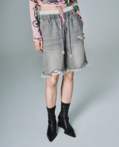  URBAN REVIVO - Quần short jeans nữ lưng thun phối dây rút 