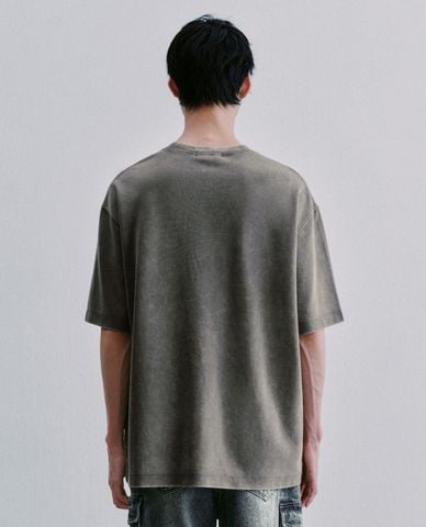  URBAN REVIVO - Áo thun nam cổ tròn tay ngắn wash bạc 