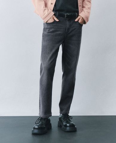  URBAN REVIVO - Quần jeans nam ống đứng hiện đại 