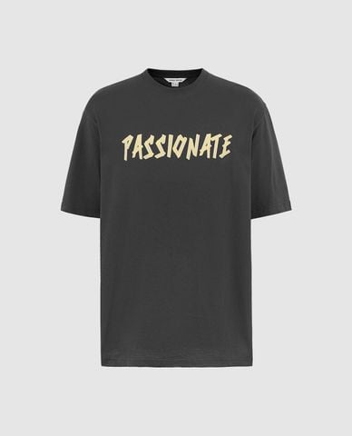  URBAN REVIVO - Áo thun nam cổ tròn tay ngắn in chữ 