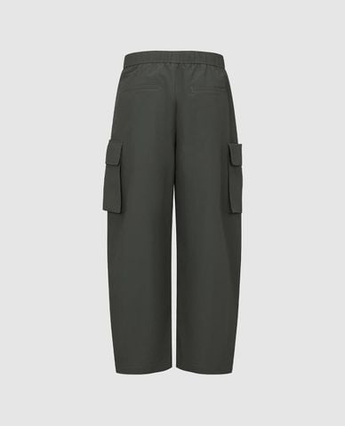  URBAN REVIVO - Quần nam ống rộng phối túi hộp 