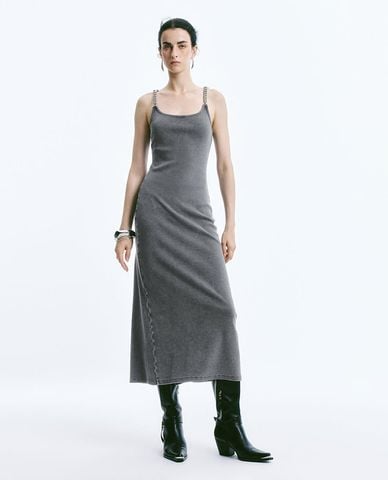  URBAN REVIVO - Đầm hai dây midi phom ôm xẻ tà 