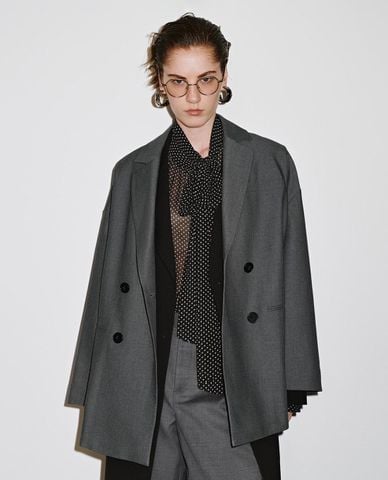  URBAN REVIVO - Áo khoác blazer nữ tay dài phối nút 