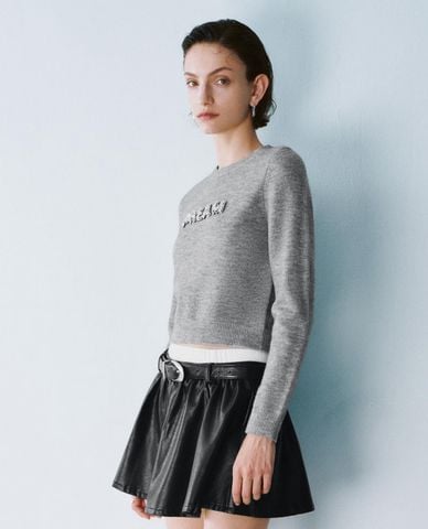  URBAN REVIVO - Áo dệt kim nữ cổ tròn tay dài phom croptop 