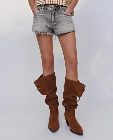  URBAN REVIVO - Quần short jeans nữ wash bạc 