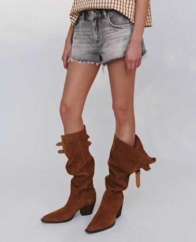  URBAN REVIVO - Quần short jeans nữ wash bạc 