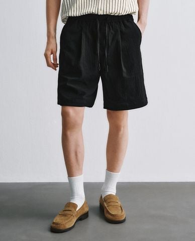  URBAN REVIVO - Quần short nam ống rộng phối dây rút 