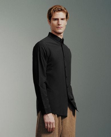  URBAN REVIVO - Áo sơ mi nam cổ bẻ tay dài 