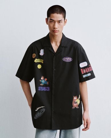  URBAN REVIVO - Áo sơ mi nam tay ngắn phối họa tiết 