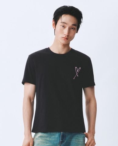  URBAN REVIVO - Áo thun nam cổ tròn tay ngắn in họa tiết 