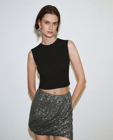  URBAN REVIVO - Áo sát nách nữ cổ tròn phom croptop 
