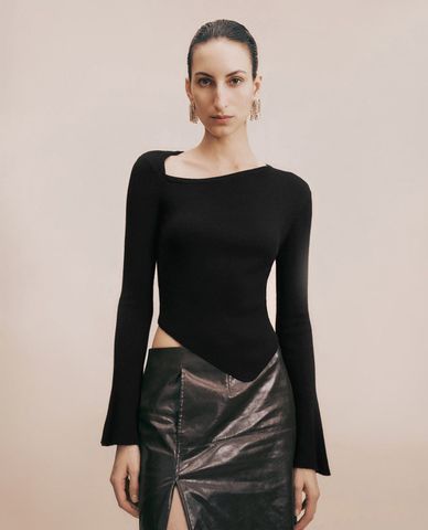  URBAN REVIVO - Áo kiểu nữ tay dài phom ôm One Shoulder 