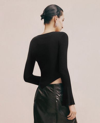  URBAN REVIVO - Áo kiểu nữ tay dài phom ôm One Shoulder 