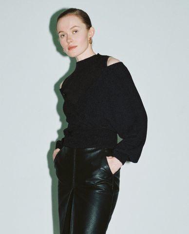  URBAN REVIVO - Áo dệt kim nữ cổ tròn tay dài phối layer 