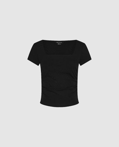 URBAN REVIVO - Áo thun nữ cổ vuông tay ngắn Ruched Square 