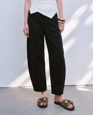  URBAN REVIVO - Quần jeans nữ ống đứng thanh lịch 