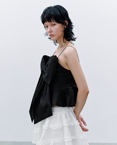  URBAN REVIVO - Áo hai dây nữ phối nơ Bow Decor 