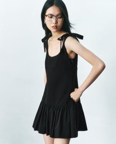  URBAN REVIVO - Đầm hai dây mini cổ vuông phối nơ 