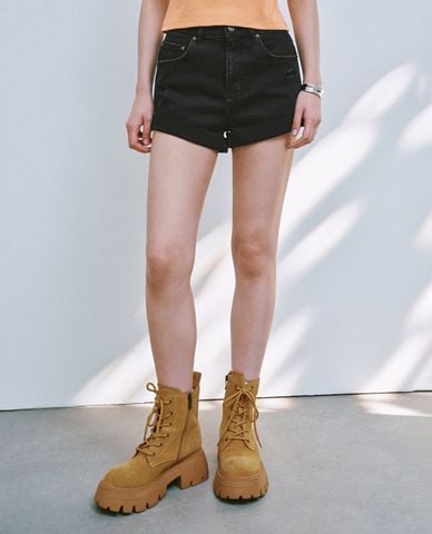 URBAN REVIVO - Quần short jeans nữ lai gập 