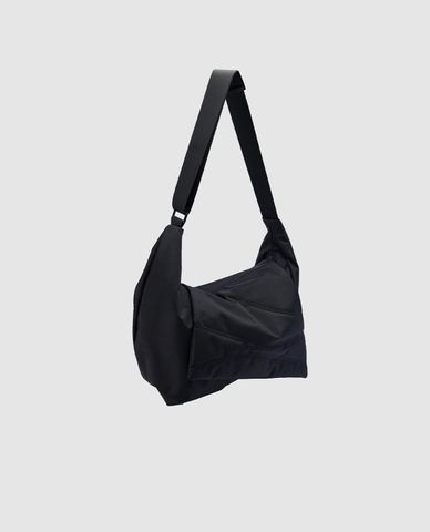  URBAN REVIVO - Túi đeo chéo nam phom chữ nhật cá tính 