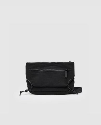  URBAN REVIVO - Túi đeo chéo nam phối dây rút 