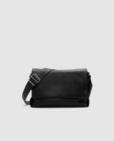  URBAN REVIVO - Túi đeo vai nam phom chữ nhật nắp gập 