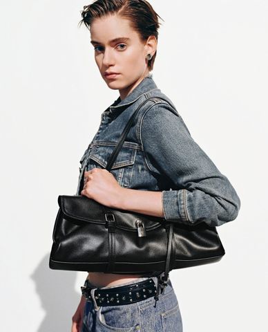  URBAN REVIVO - Túi đeo vai nữ phom chữ nhật khóa gài 