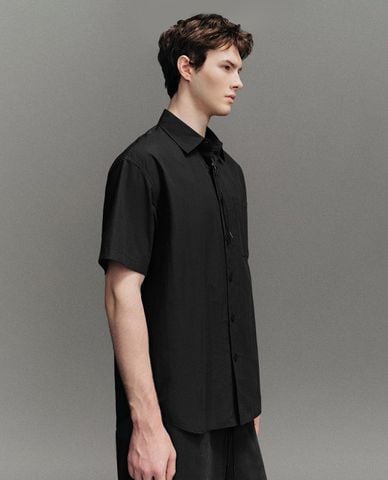  URBAN REVIVO - Áo sơ mi nam tay ngắn phối vòng dây cá tính 