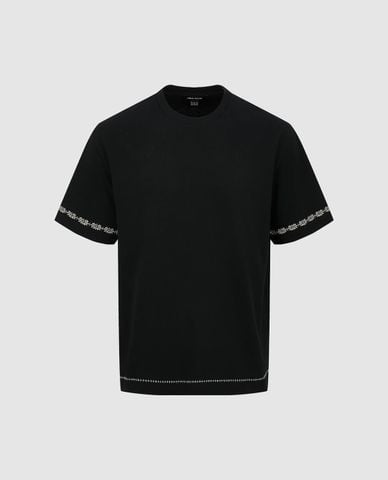  URBAN REVIVO - Áo thun nam cổ tròn tay ngắn viền thêu 