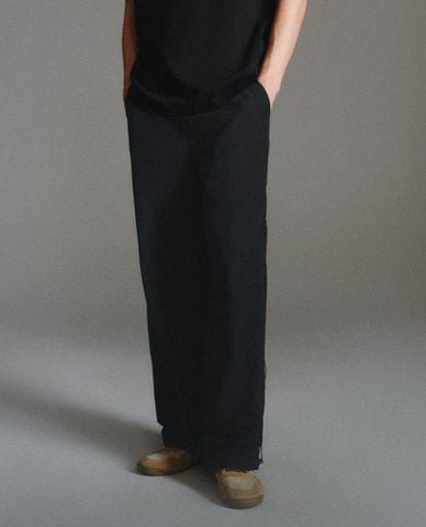  URBAN REVIVO - Quần nam ống rộng lưng thun phối dây rút 