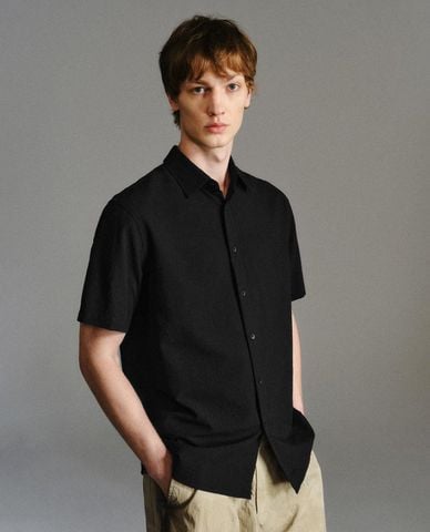  URBAN REVIVO - Áo sơ mi nam cổ bẻ tay ngắn 