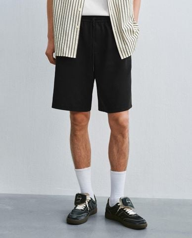  URBAN REVIVO - Quần short nam ống rộng lưng thun dây rút 