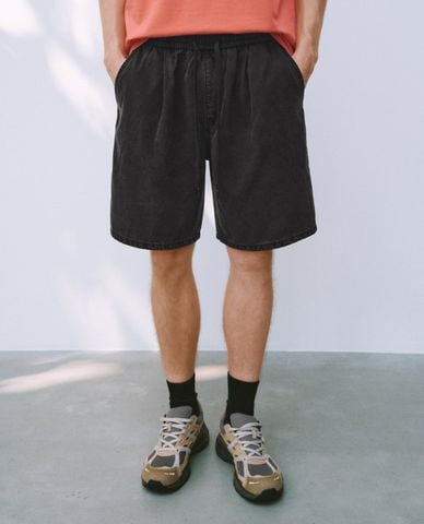  URBAN REVIVO - Quần short jeans nam lưng thun phối dây rút 