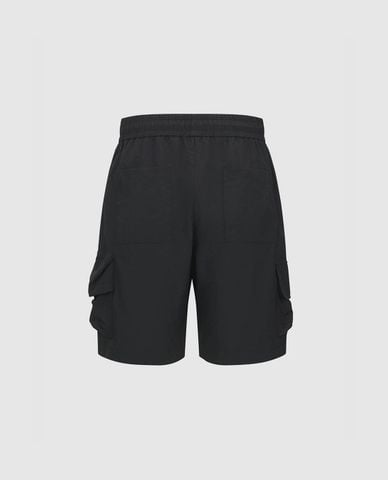  URBAN REVIVO - Quần short nam ống rộng phối túi hộp 